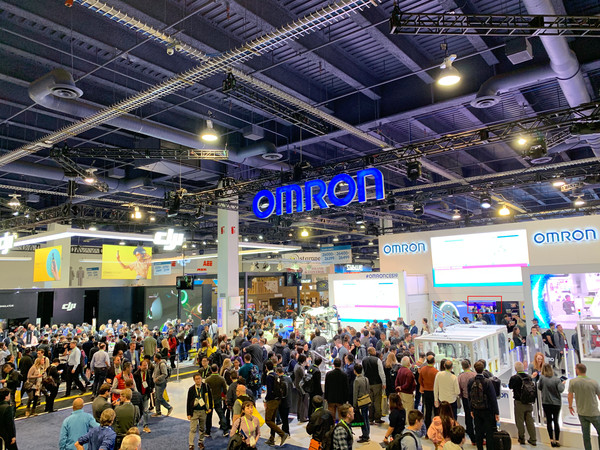 我们带了3台手机逛CES：结果荣耀V20把老外惊呆了