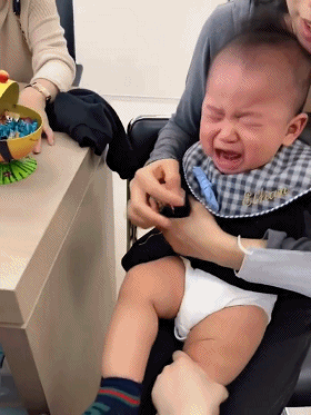 王思聰前女友雪梨帶一歲兒子香港打針，外婆的氣質驚艷所有人！ 娛樂 第12張