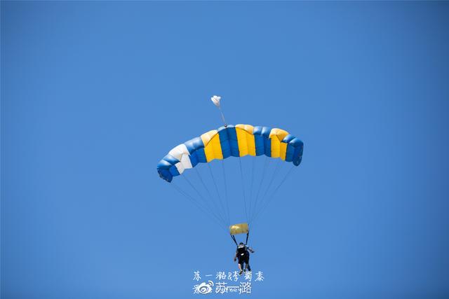 第一次高空跳伞是什么感受?