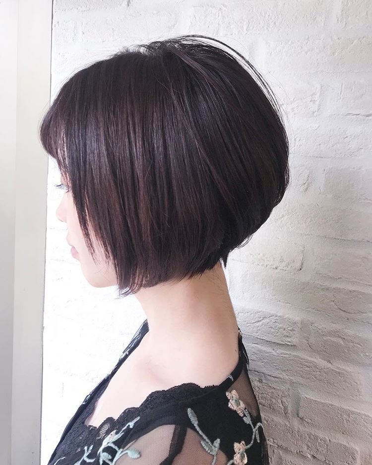 小颜效果好，这样的波波头发型显年轻