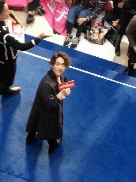 女明星红毯造型,杨幂多变孙怡甜美OYT女团最自然