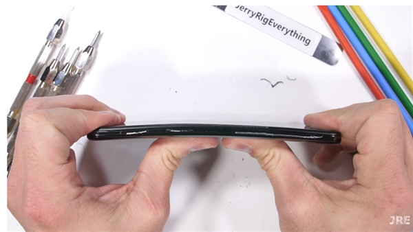 老外暴力测试小米MIX 3:结果给力