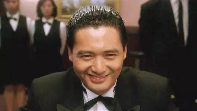 周润发重现赌神风范!夹克墨镜现身澳门拍戏