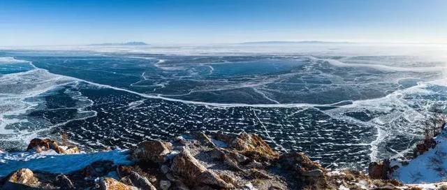 贝加尔湖，蜜月旅行不止海岛，还有美丽的蓝色冰岛