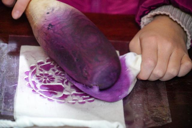 捶草印花、黑色剪纸、非遗陕州惊艳了女儿的寒假