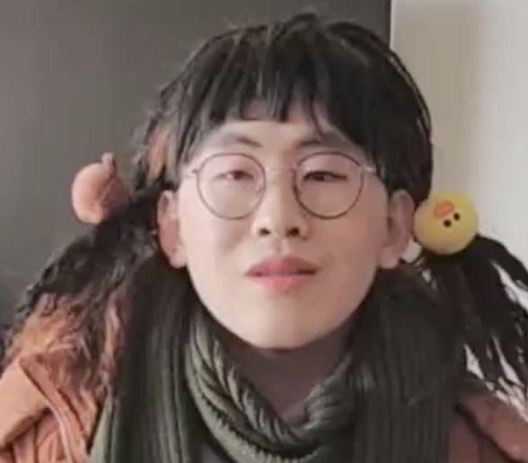 大过年的，是谁在偷窥我妈！！！哈哈哈哈哈哈哈哈哈
