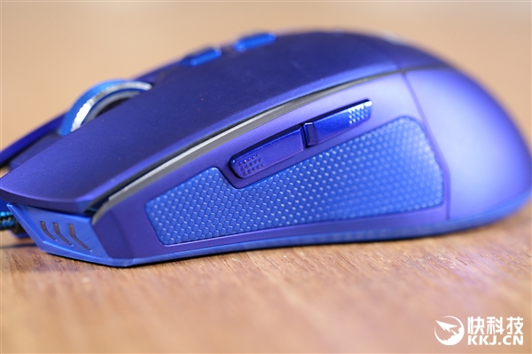 平民吃鸡利器！机械师耀M5游戏鼠标图赏