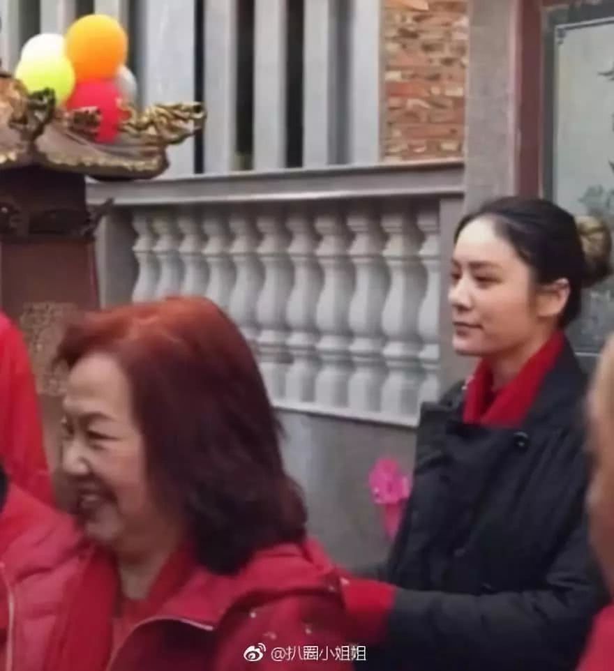 林陪做情趣内衣新欢的套房回家过年,千语BB香奈儿模特视频情趣图片