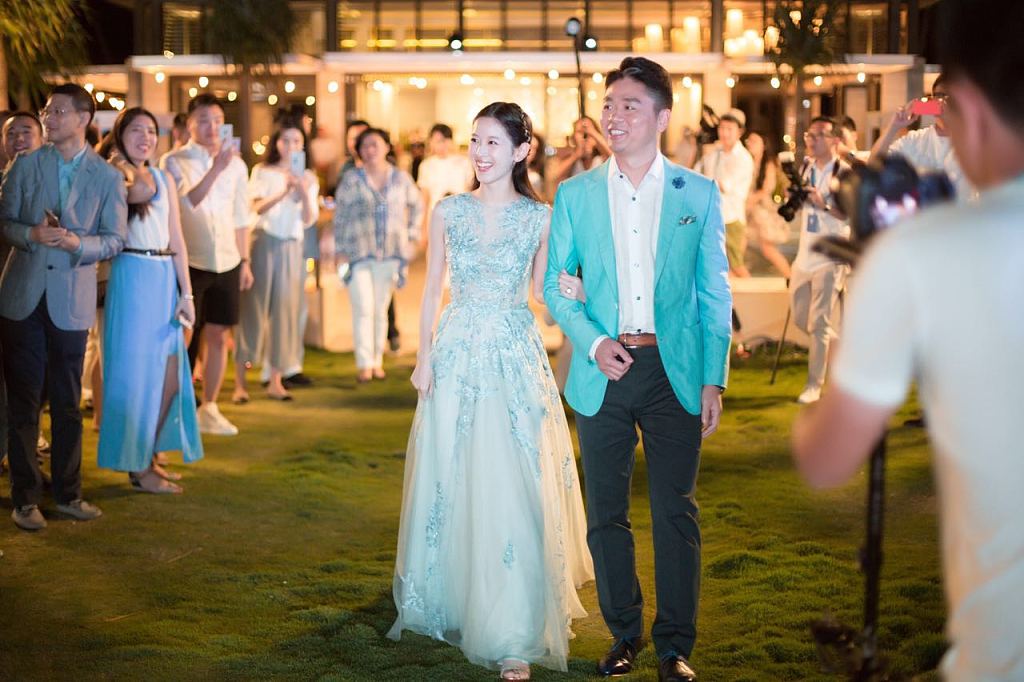 传刘强东章泽天离婚，京东回应称谣言，将追究侵权者法律责任 | 钛快讯