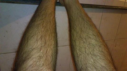 为什么男生们的腿毛浓密程度各有不同?有关专家给出以下答案