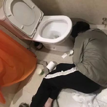 喝醉酒的女人能有多可怕?笑成烧水壶哈哈哈哈哈哈哈哈