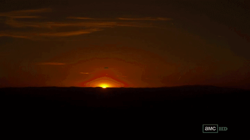 上帝视角带你穿越峭壁与波涛之间大片即视感……只有纯净的蓝天白云