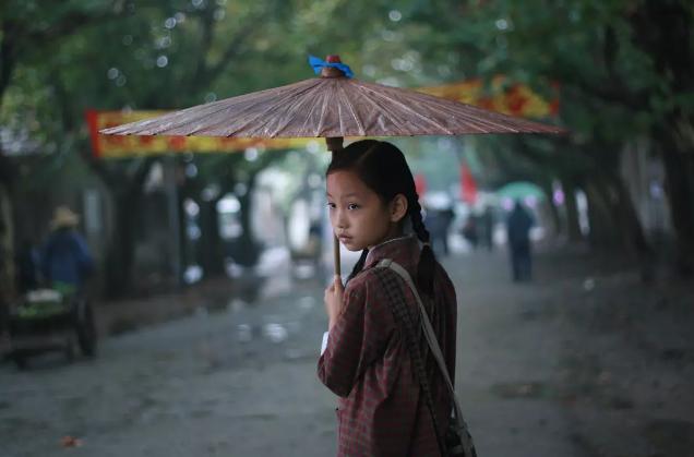 蒋雯丽自编自导的女性文艺电影,催的不仅是泪,更是翻涌的回忆