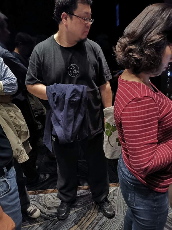 网友分享罗永浩近照：疑似在深圳奔波寻找代工厂
