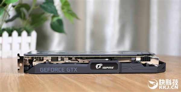 七彩虹iGame GTX 1660 Ti Ultra 6G显卡拆解图赏