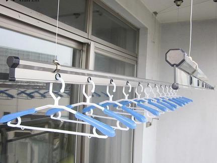 中国人都喜欢在阳台、户外晒被子衣物,为什么在欧洲国家很少见?