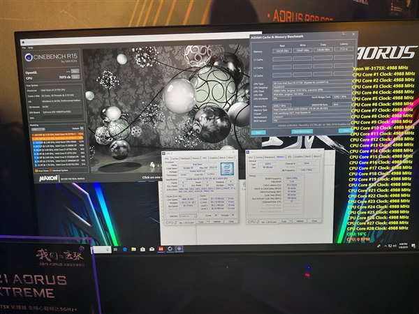 技嘉首秀C621 Aorus Xtreme主板：28核心全核稳超5GHz