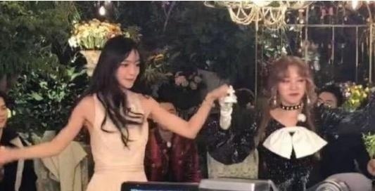 杨颖现身时装周,路透视频中颜值下跌,被网友吐