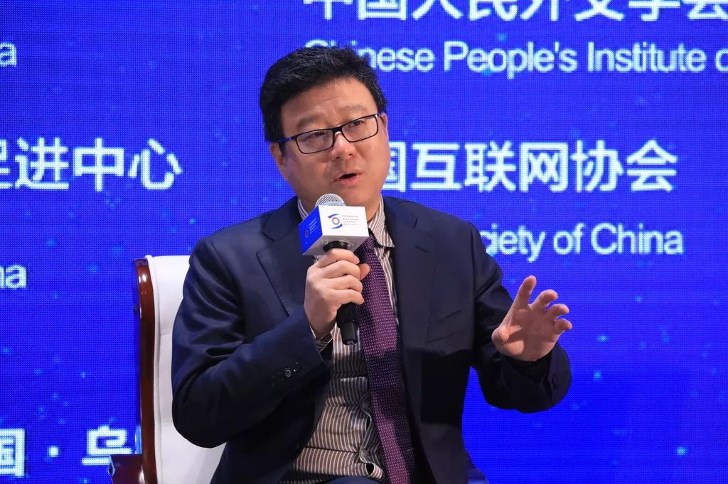 三个关键词，盘点互联网大佬的「两会」提案 | 最前线