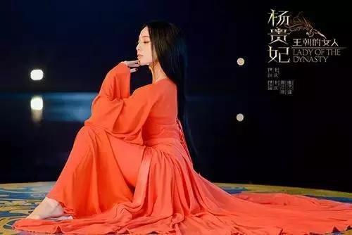 翡翠手镯——贵妃镯