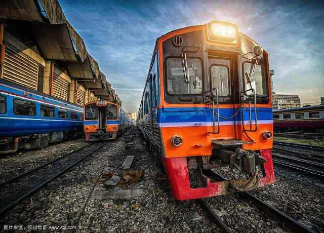 中国高铁总里程达到了2.8万公里，为什么还不淘汰火车？答案来了