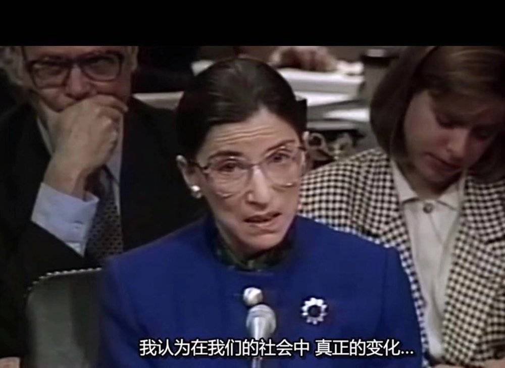 节日快乐！世界上最酷的老太太
