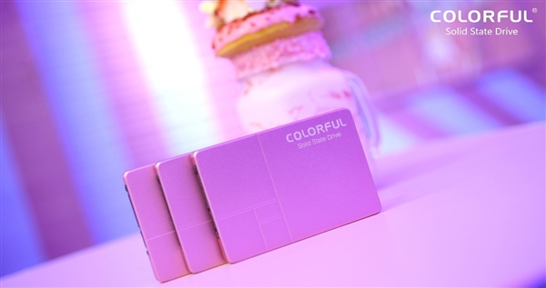 七彩虹SL500 SSD披挂樱花粉：每GB只卖七毛五