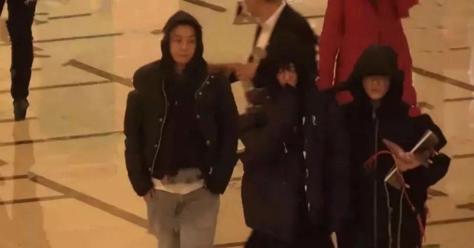 李溪芮离开杨幂，在游艇上密会神秘男子，没想到是个铁T？