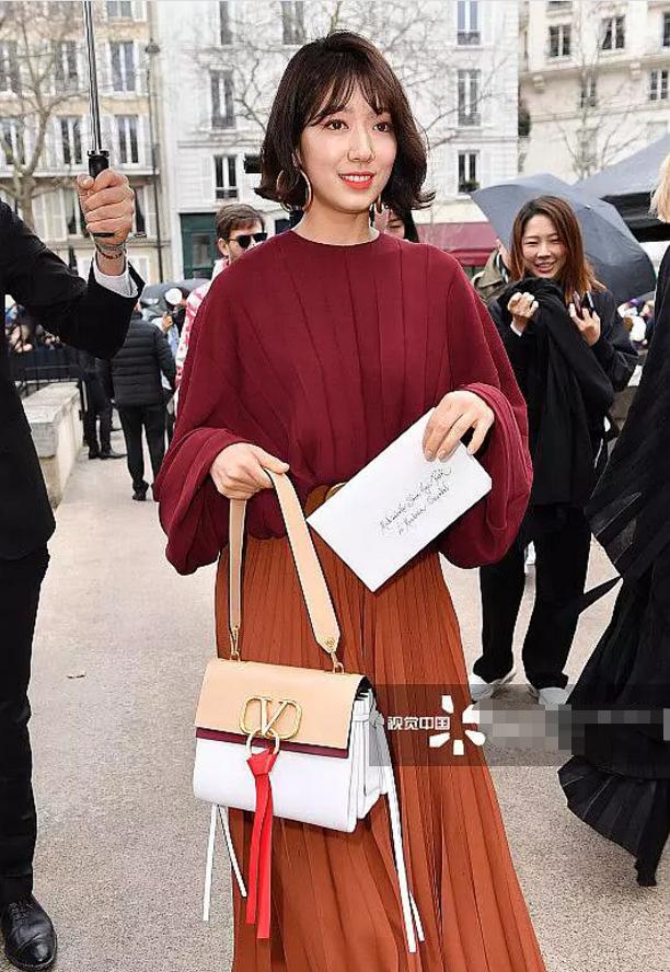 宋祖儿出席活动被抓拍，网友：脸怎么这么肉了？