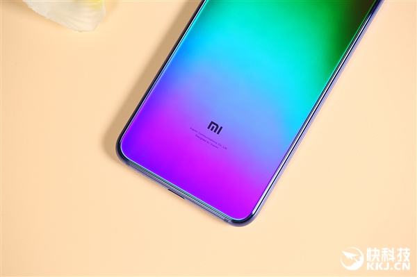 小米9 SE全息幻彩蓝图赏：美轮美奂