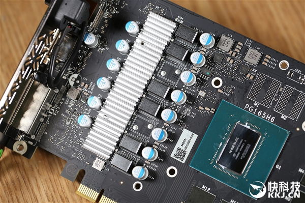 七彩虹iGame GTX 1660 Ultra 6G显卡拆解图赏