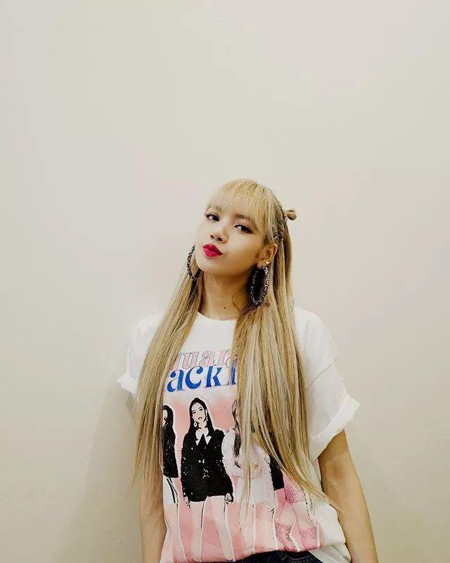 Lisa心机好深啊，为了显腿长居然这样穿牛仔裤！