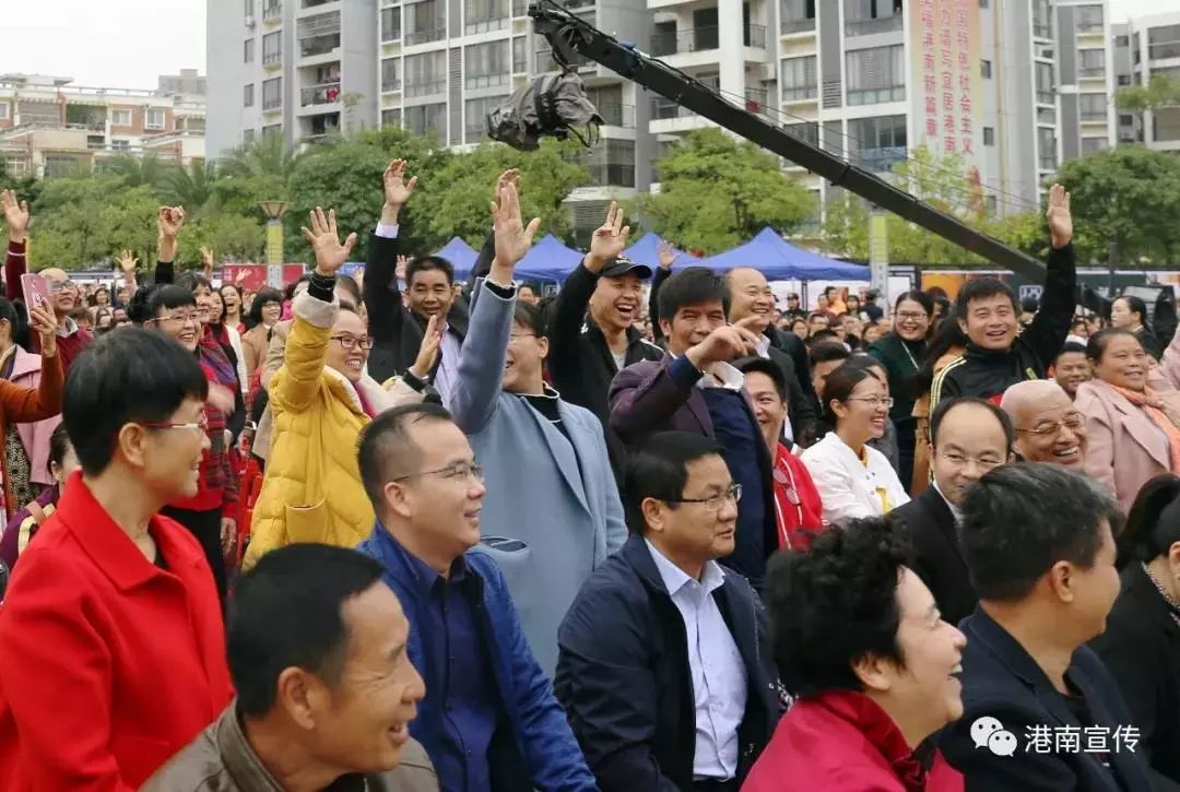 股份有限公司董事长樊海麟,品牌顾问刘杰清(原贵港市副市长)亲切对话