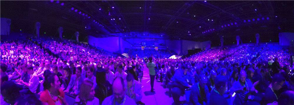 英伟达秀“确定性”