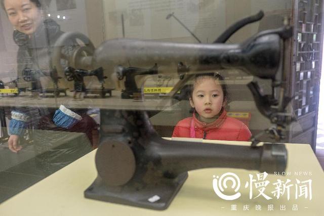 还记得“红岩牌”缝纫机吗?重庆渝北展出百台缝纫机,最老150岁