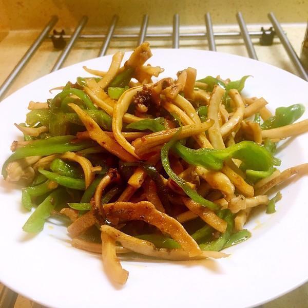 美食推荐:辣炒鱿鱼干,菠萝咕咾肉,韭菜苔炒肉丝,龙利鱼豆腐煲