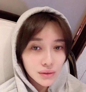 海归学历造假、被王思聪怼下巴“与时俱长”的女星，这张新脸吓哭网友···