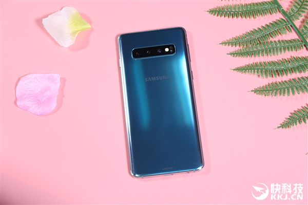 超感官全视屏旗舰！三星S10真机图赏