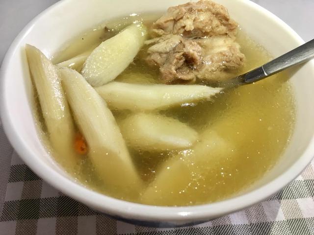 经常熬夜加班的女性,吃什么补血补气最快?