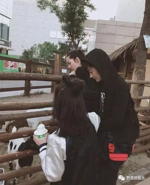 看着他俩订婚，有多少人被打脸了？