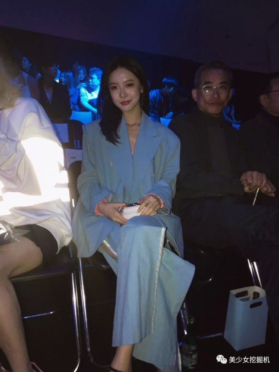 彭王者苹果肌都要溢出屏幕了，颜值仍然在时装周吊打女爱豆？