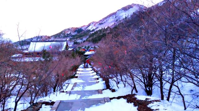 巍巍八虎山,清明节好风光,通辽市青龙山自驾车露营地掠影
