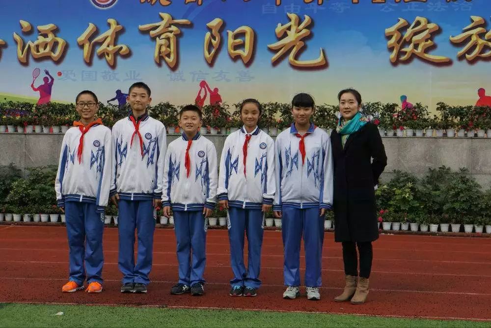 成都各高中学生校服出炉,你最喜欢哪一套?