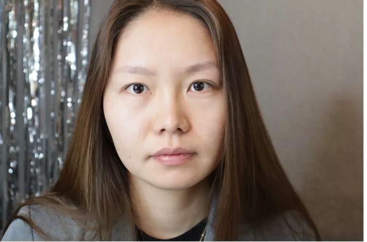 泫雅最新旅行照挑战性感极限？“性感小马儿”称号不是浪得虚名