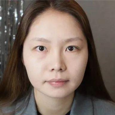 泫雅最新旅行照挑战性感极限？“性感小马儿”称号不是浪得虚名
