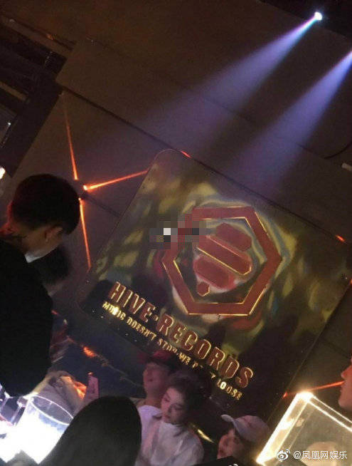 王思聪夜店被偶遇，据说一晚花的钱可付一套房子首付