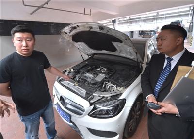 奔驰车行驶中发动机“炸”了！车主苦诉多年维权无果