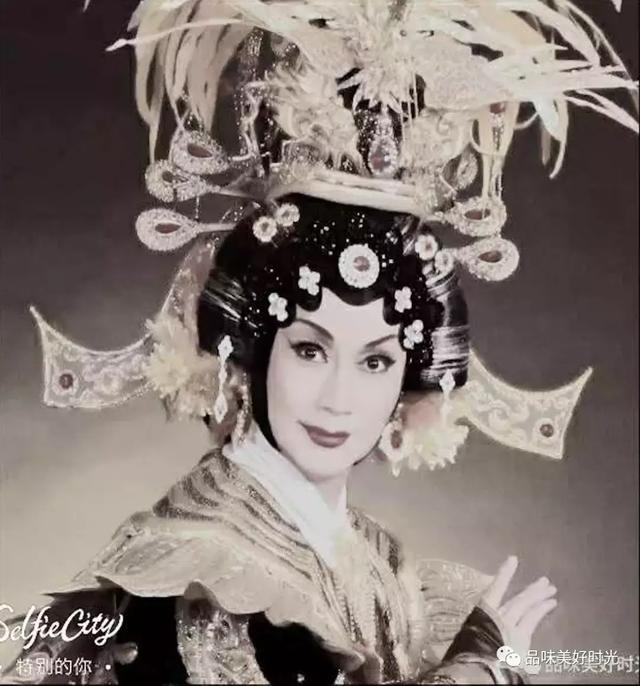 梅韵俊风 “吴氏青衣”神清骨俊 —— 记艺术大家吴汝俊的人生之梦