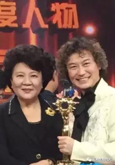 梅韵俊风 “吴氏青衣”神清骨俊 —— 记艺术大家吴汝俊的人生之梦