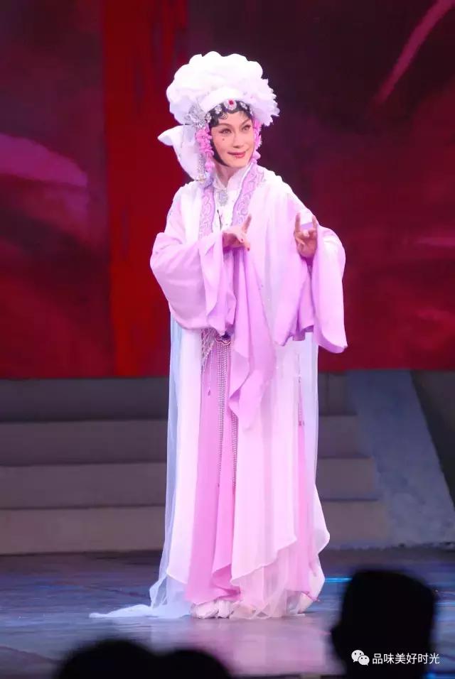 梅韵俊风 “吴氏青衣”神清骨俊 —— 记艺术大家吴汝俊的人生之梦